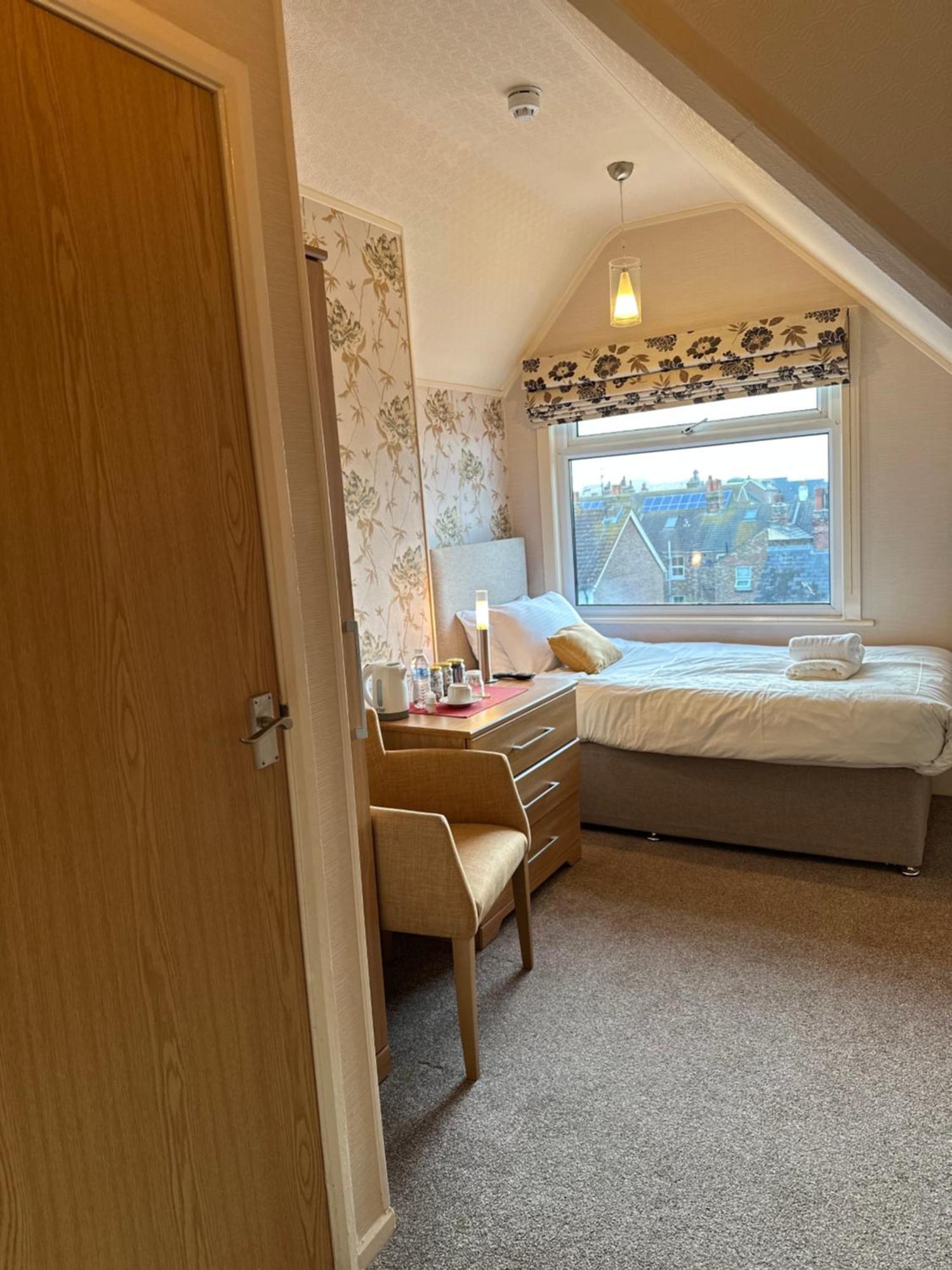 Devonia Express Hotel Eastbourne Ngoại thất bức ảnh